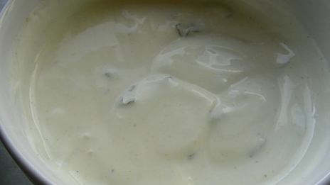 куриные шашлычки с беконом и черносливом