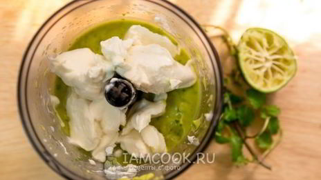 сливочный соус с авокадо и мятой
