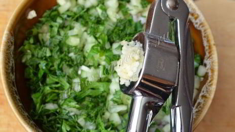 соус из йогурта с чесноком