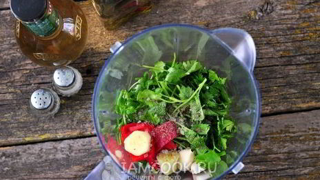 песто из кинзы