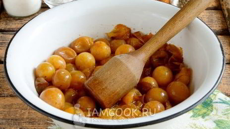 ткемали из желтой алычи