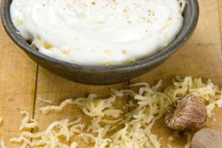 Сырный соус с зеленым луком