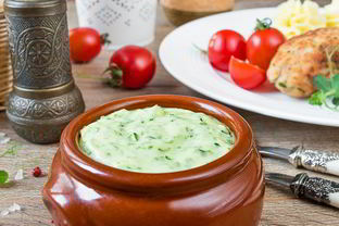 Сырный соус со шпинатом