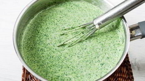 сырный соус со шпинатом