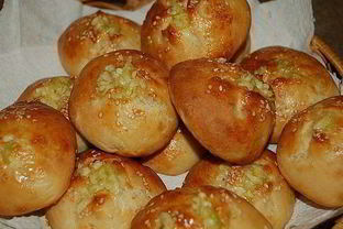 Домашние чесночные пампушки к борщу