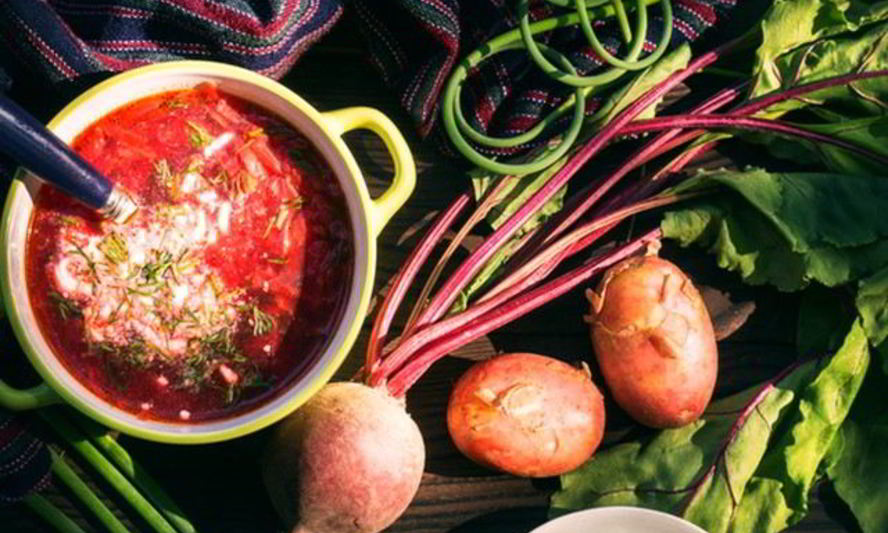 Рецепт холодного борща с колбасой