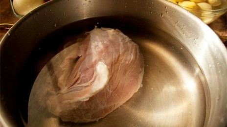 красный борщ