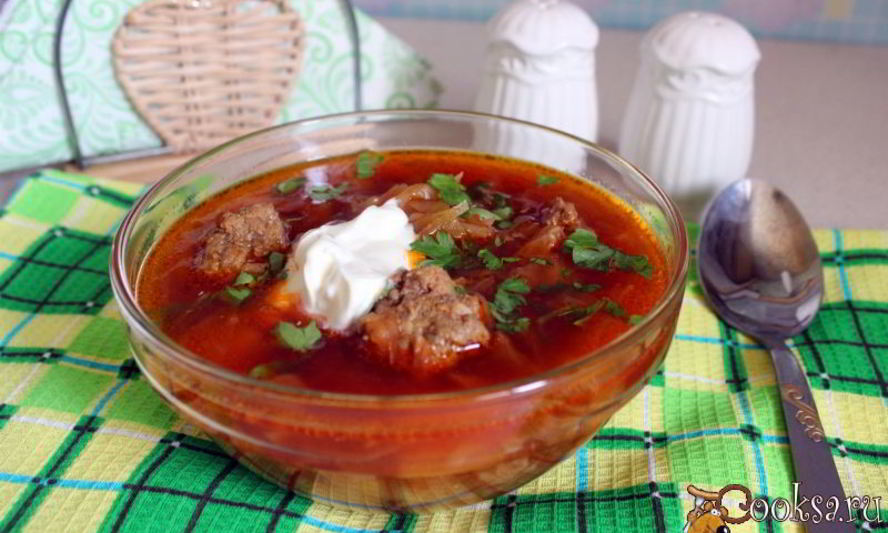 Рецепт летнего борща с молодой капустой и фрикадельками