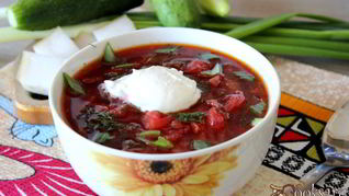 Летний борщ со свекольными листьями