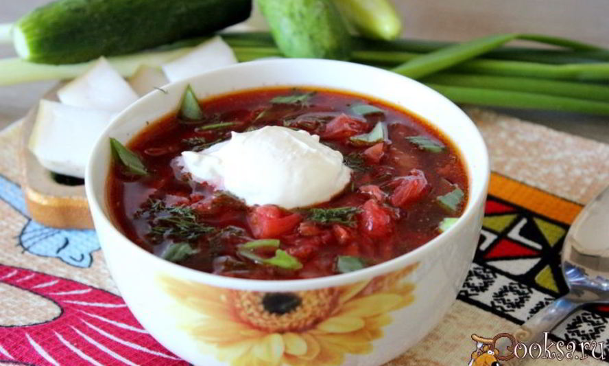 Рецепт летнего борща со свекольными листьями