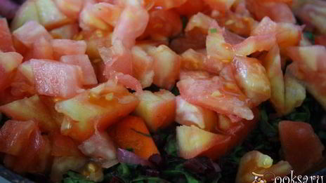 летний борщ со свекольными листьями