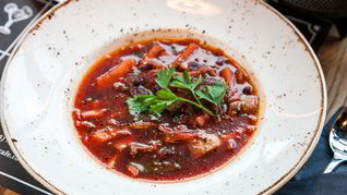 Постный борщ с белыми грибами и фасолью