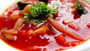 Вегетарианский борщ с грибами и брокколи