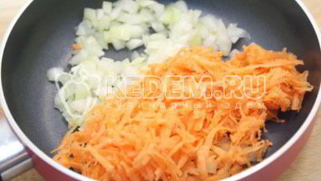 зеленый борщ с щавелем и черемшой