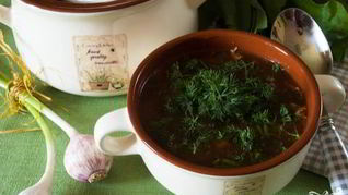 Зеленый борщ со щавелем