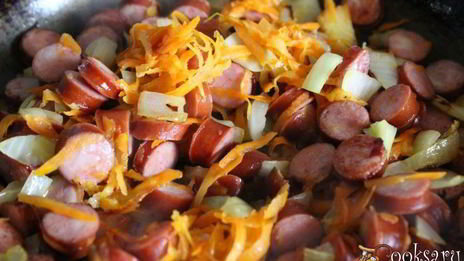 чечевичный суп с охотничьими колбасками