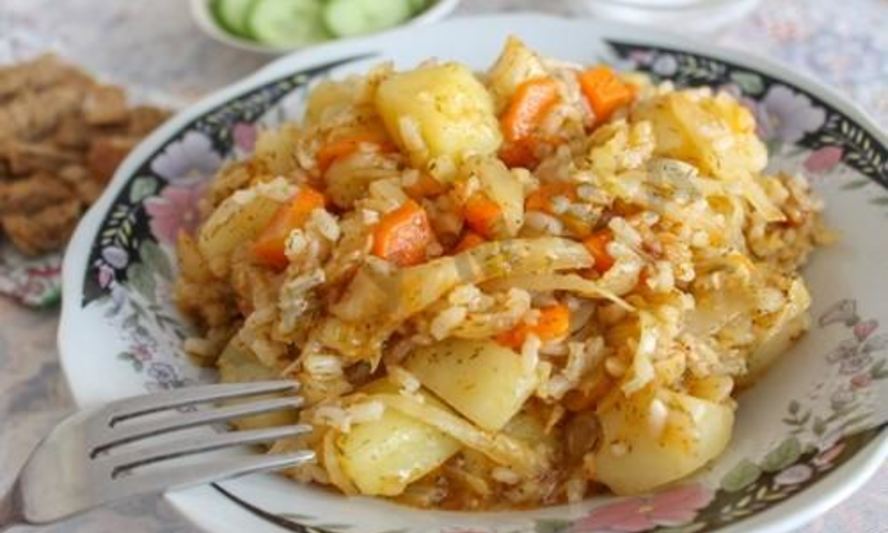 Рецепт капустняка тушеного с рисом и картошкой