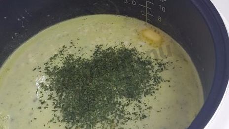 крем-суп из цукини и курицы в мультиварке
