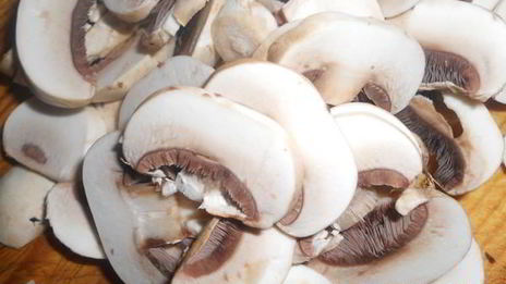 куриный суп с грибами по-венгерски