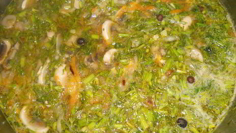 куриный суп с грибами по-венгерски