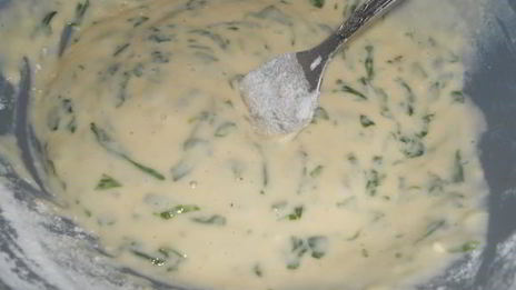 куриный суп с шпинатными клецками