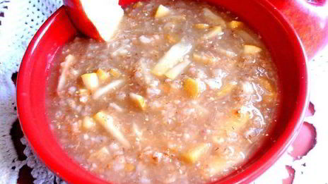 летний суп из 4-х злаков с яблоками и ревенем