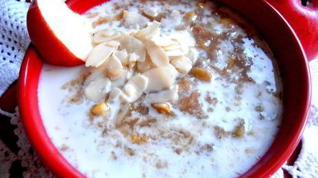 летний суп из 4-х злаков с яблоками и ревенем