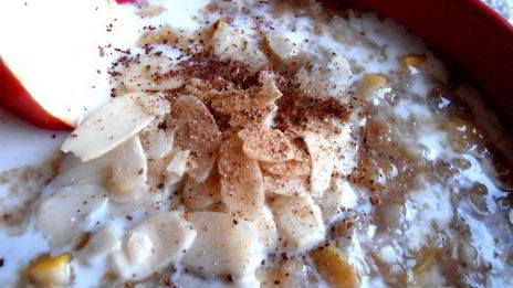 летний суп из 4-х злаков с яблоками и ревенем