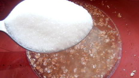 летний суп из 4-х злаков с яблоками и ревенем