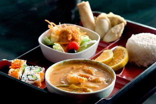 Мисо-суп с лососем и лапшой