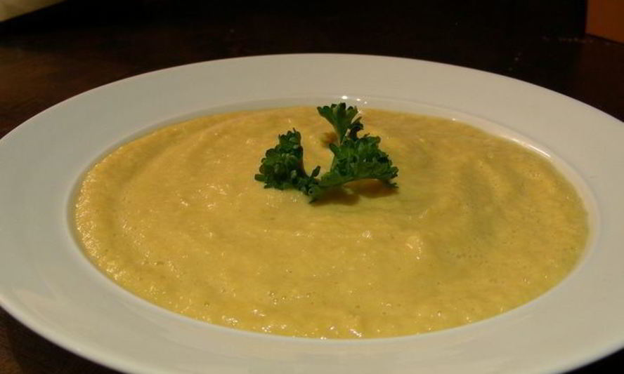 Рецепт нежного крема-супа из сельдерея на молоке