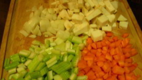 нежный крем-суп из сельдерея на молоке