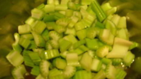 нежный крем-суп из сельдерея на молоке