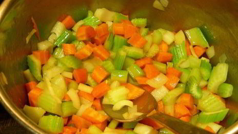 нежный крем-суп из сельдерея на молоке