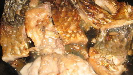 рыбный суп с креветочными пельменями