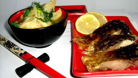 рыбный суп с креветочными пельменями