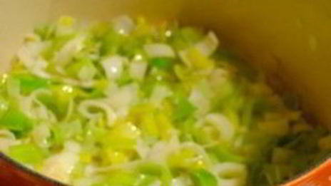 суп из тыквы с картофелем и луком-пореем