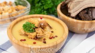 Гороховый суп-пюре с копчеными ребрышками