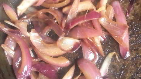 гороховый суп-пюре с красным луком