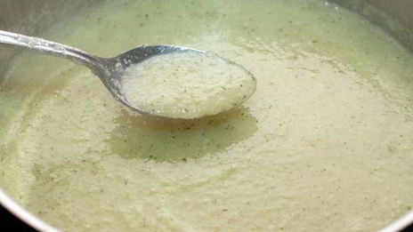 суп-пюре из кабачков с сельдереем