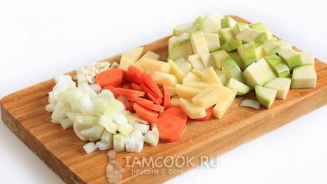 суп-пюре из кабачков с сухариками