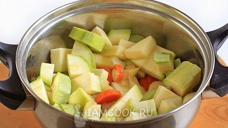 суп-пюре из кабачков с сухариками