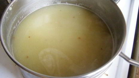 суп-пюре из корня и стеблей сельдерея