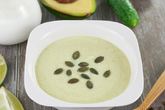 Суп-пюре из огурцов и авокадо