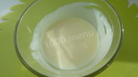 суп пюре из сельдерея с твердым сыром и сметаной