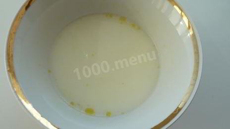 суп пюре из сельдерея с твердым сыром и сметаной