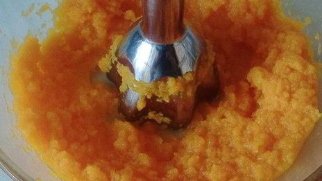 суп-пюре из тыквы с фрикадельками