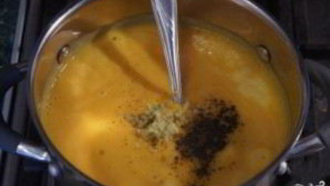 суп-пюре из тыквы с сельдереем