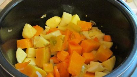 суп-пюре из тыквы со сливками в мультиварке