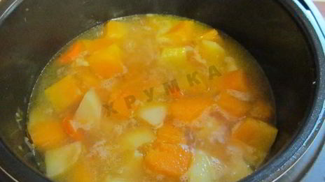 суп-пюре из тыквы со сливками в мультиварке